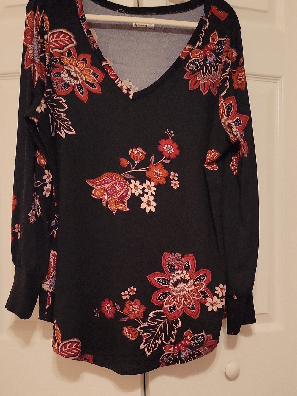 Maurice's 24/7  Black Floral V-Neck Top - Elegant Long Sleeve